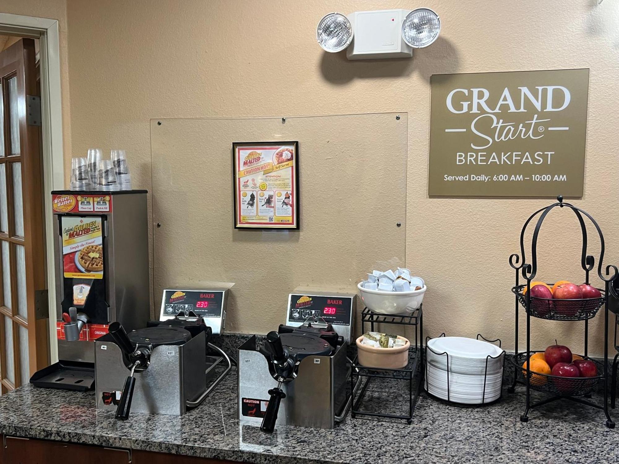 Grandstay Hotel & Suites Cambridge Εξωτερικό φωτογραφία