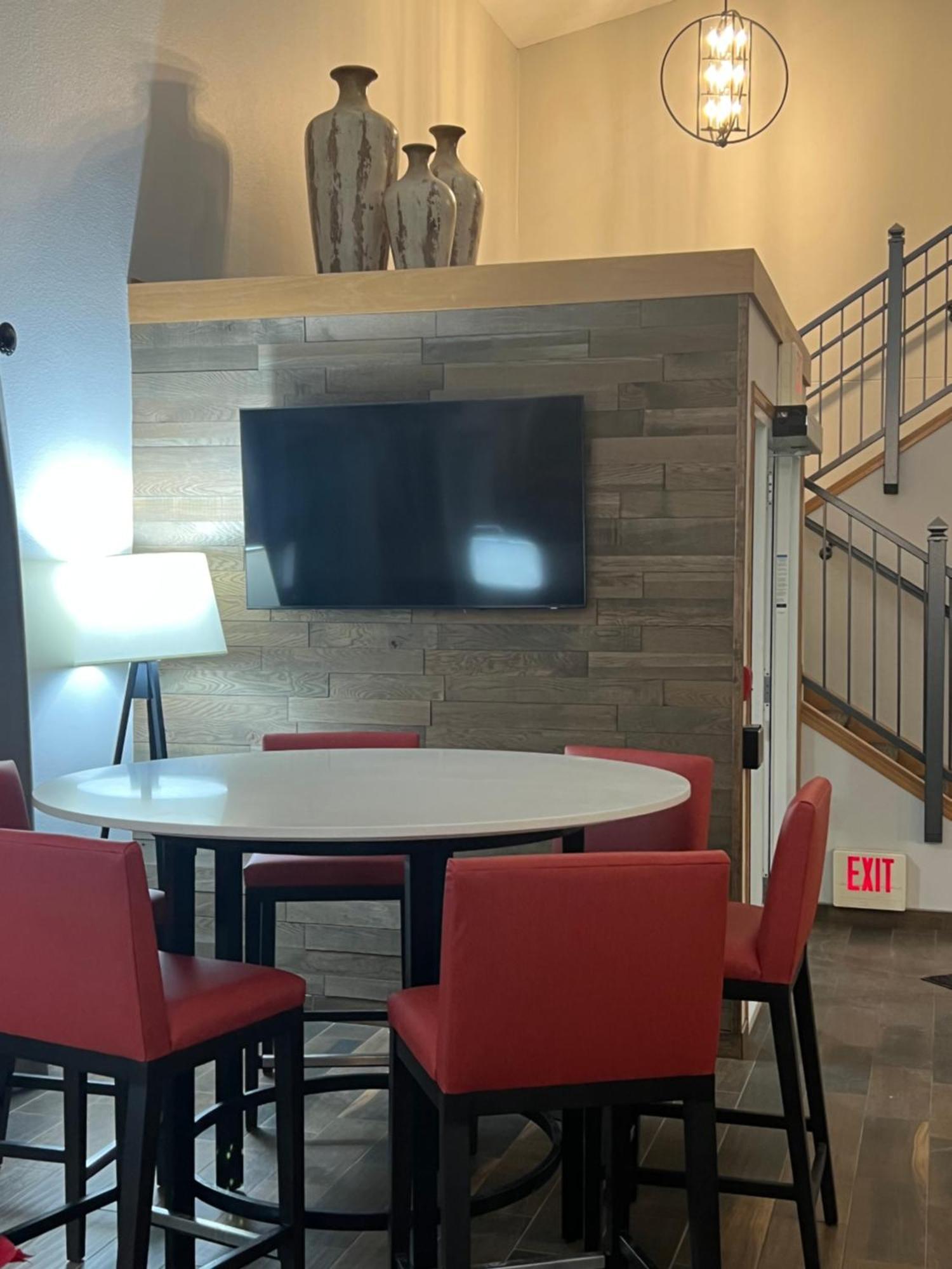 Grandstay Hotel & Suites Cambridge Εξωτερικό φωτογραφία